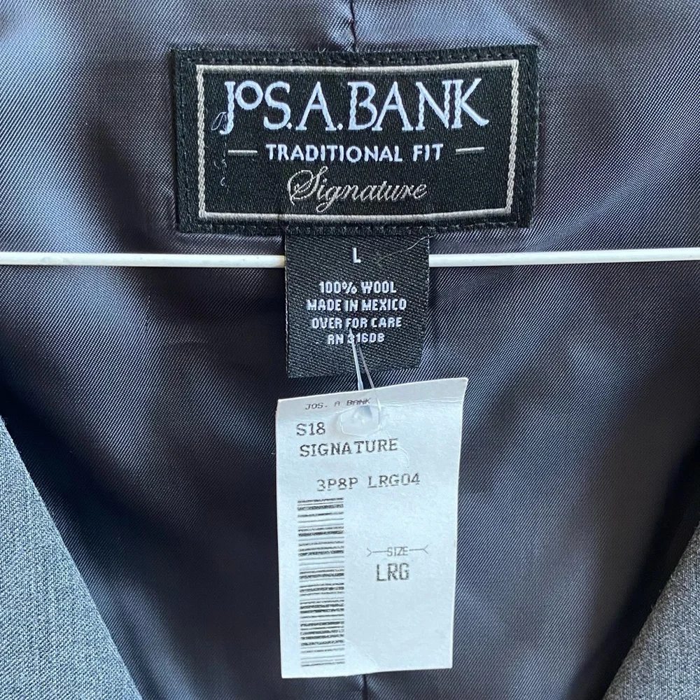 Jos. A. Bank Gray Vest, Signature Collection traditional fit, size large, wool